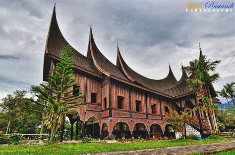 Rumah Gadang, Ngôi Nhà Truyền Thống Vô Cùng Uy Nghi và Lịch Sử!