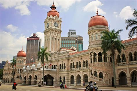 Tòa Nhà Sultan Abdul Samad - Biểu tượng Kiến Trúc Phục Hưng của Kuala Lumpur!